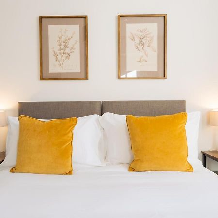 Apartamento Pass The Keys Stunning 2 Bed Retreat In The Heart Of Bath Exterior foto