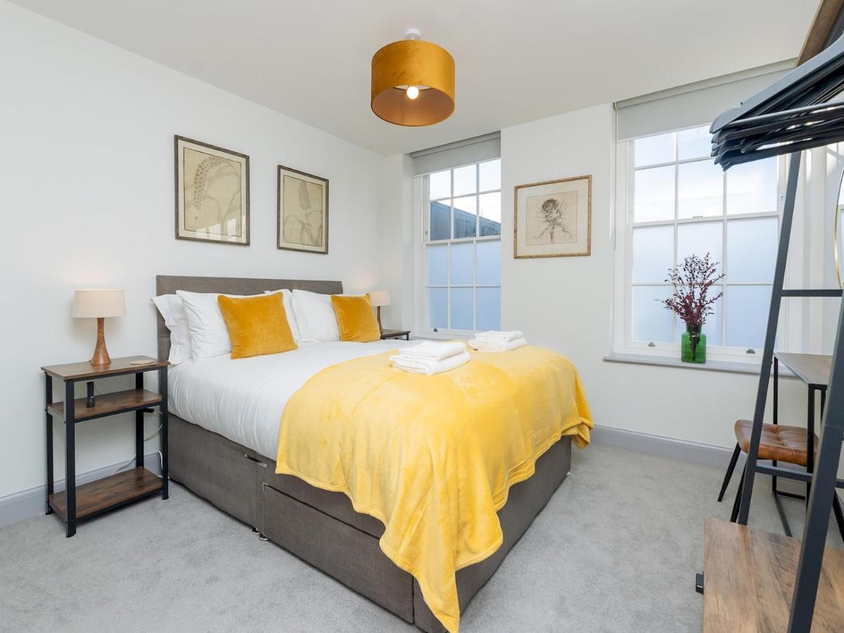 Apartamento Pass The Keys Stunning 2 Bed Retreat In The Heart Of Bath Exterior foto