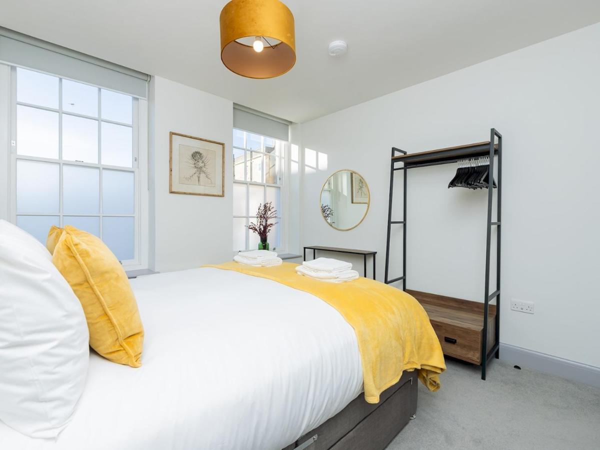 Apartamento Pass The Keys Stunning 2 Bed Retreat In The Heart Of Bath Exterior foto